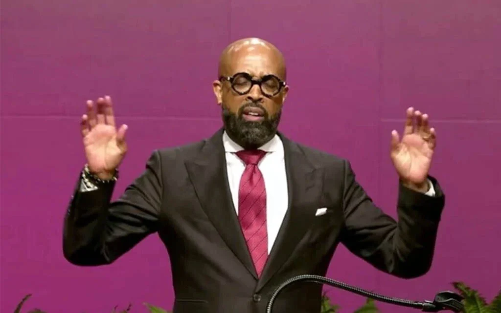 Pro-Farrakhan Pastor, Nazi-Weapon YouTuber Advance in Texas Primary Votes